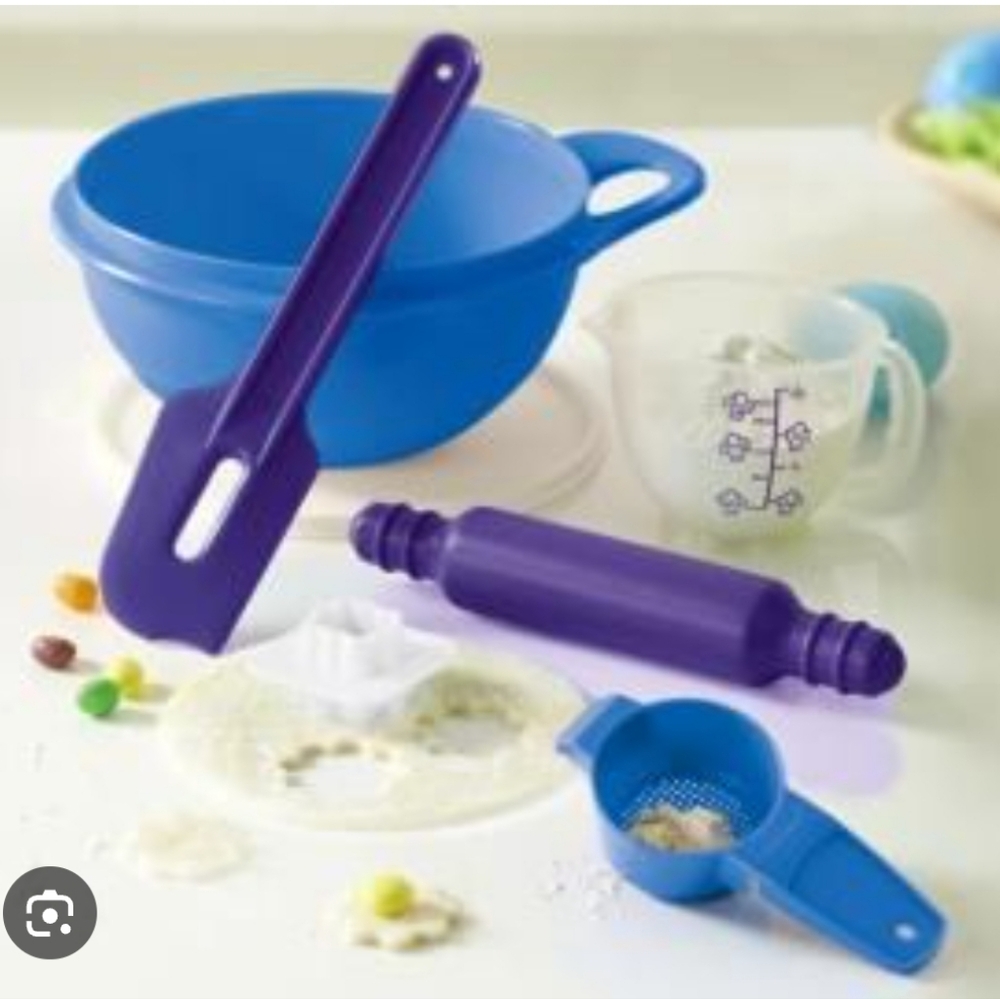 Tupperware Kids Basic Baking Set New - Picture 2 of 2